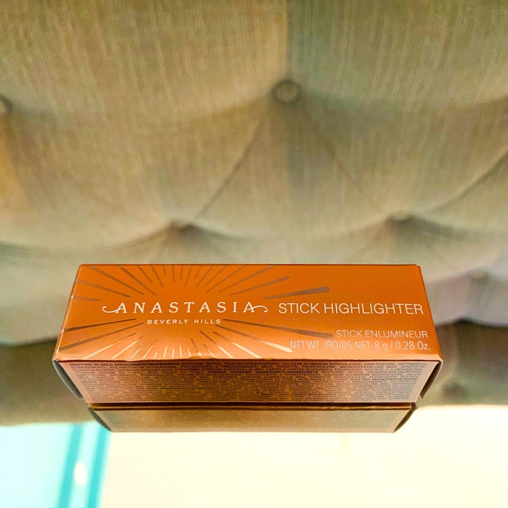 Anastasia Stick Highlighter Shade:Bubbly